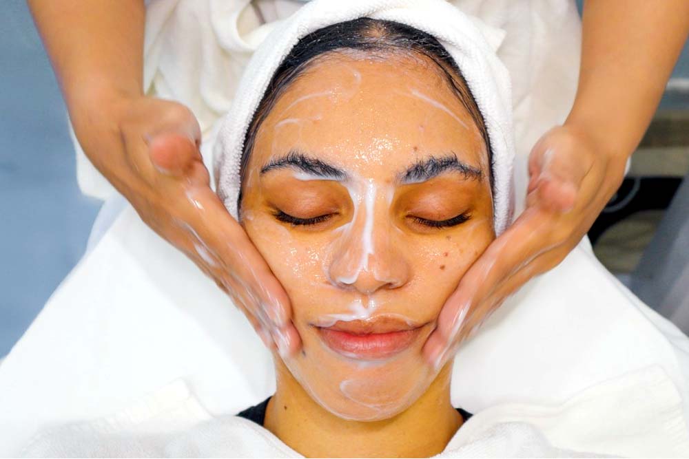 glowing skin treatment for face in lahore by dr amna saeed